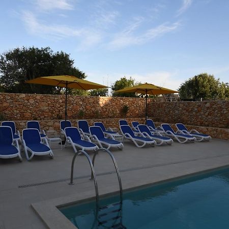 Wileg 4A Luxury Studio Apartment With Shared Swimming Pool. Qala Eksteriør billede